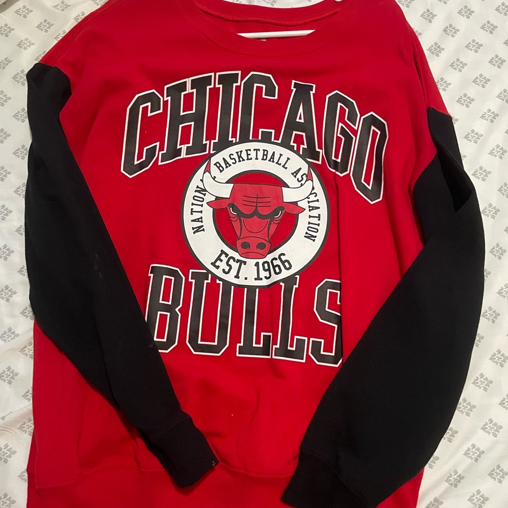 NBA Chicago Bulls Red and Black Crewneck Sweater